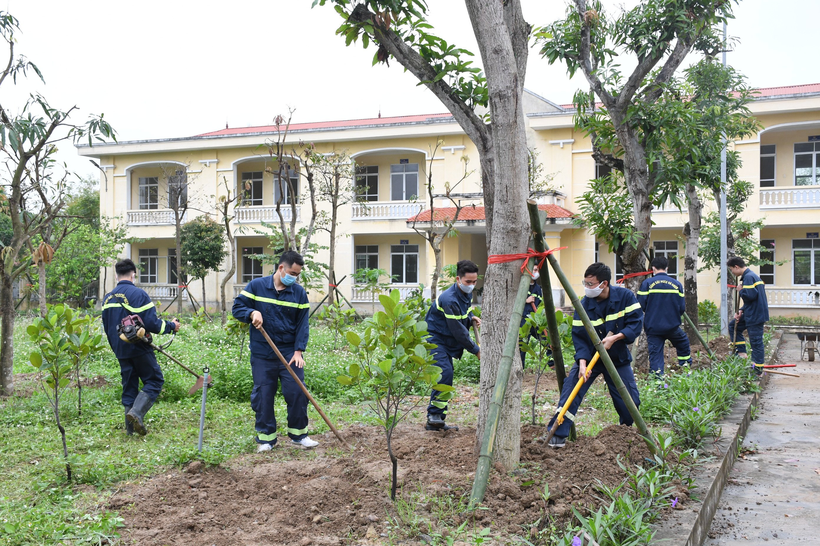 Đoàn thanh niên Phòng Cảnh sát PCCC&CNCH: Sôi nổi hoạt động “ Ngày thứ 7 tình nguyện xanh”